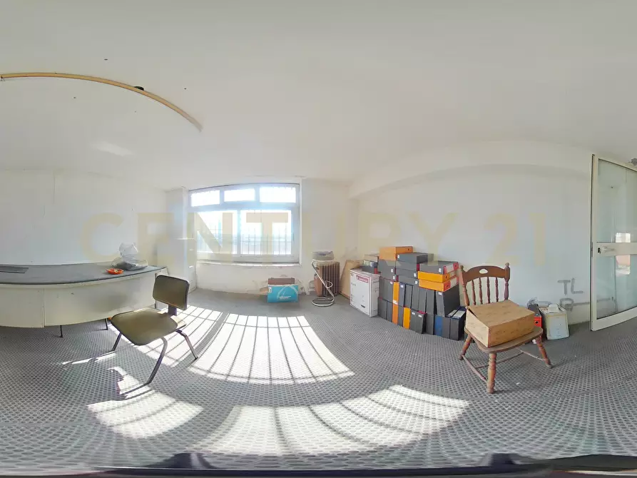 Immagine 44 di Locale commerciale in vendita  in Via Antonio Prestinenza 7 a Catania