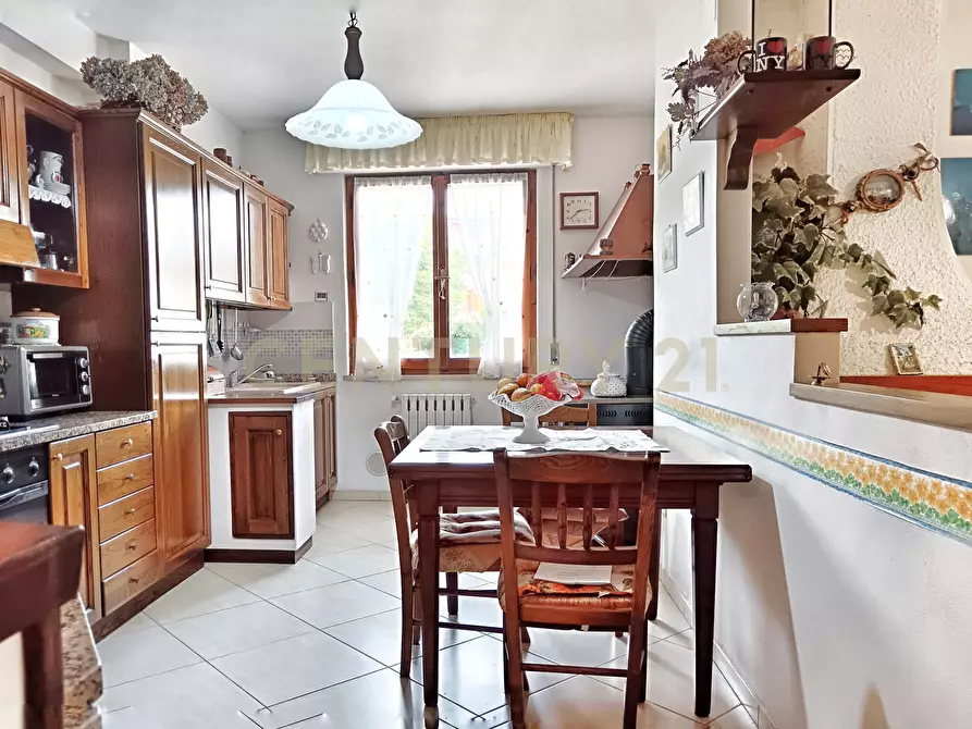 Immagine 3 di Pentalocale in vendita  in Via della Rupe 47 a Abbadia San Salvatore