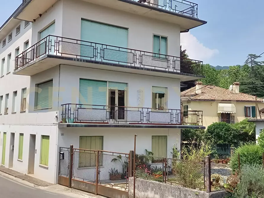 Immagine 3 di Palazzo in vendita  in via Molini 36 a Valdobbiadene