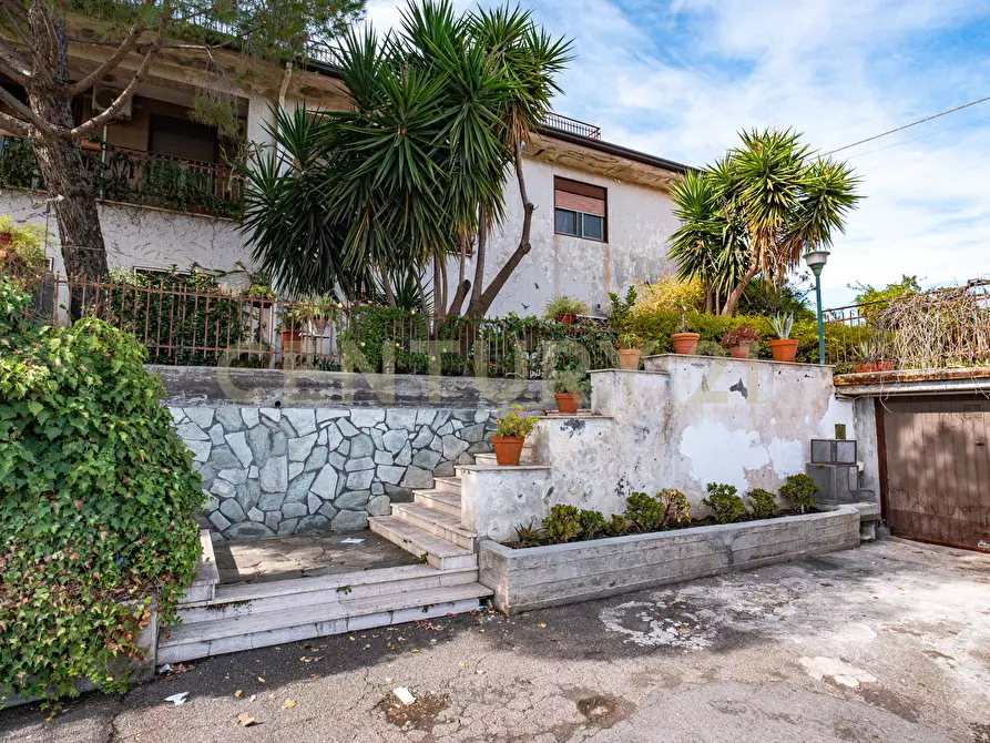 Immagine 24 di Pentalocale in vendita  in Via Pulei 49A a Mascalucia