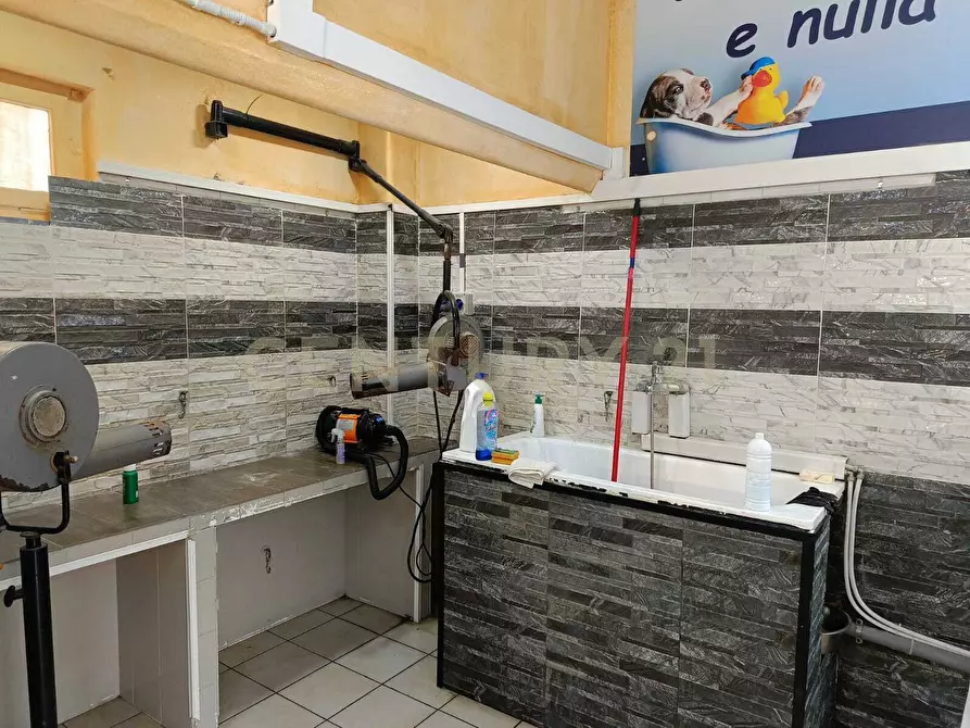 Immagine 9 di Attività artigianale in vendita  a Catania