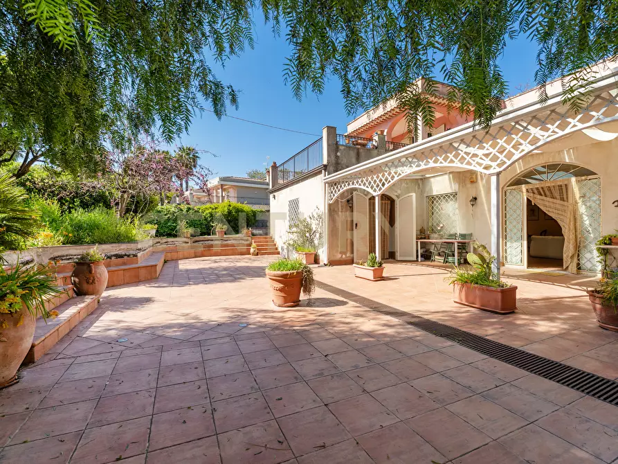 Immagine 44 di Villa in vendita  in Via Alcaloro Petrone 47 a Viagrande