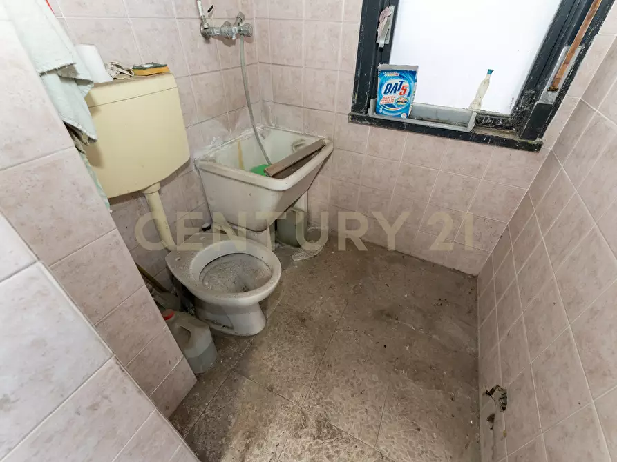 Immagine 19 di Pentalocale in vendita  in Via Fiume 12 a Catania