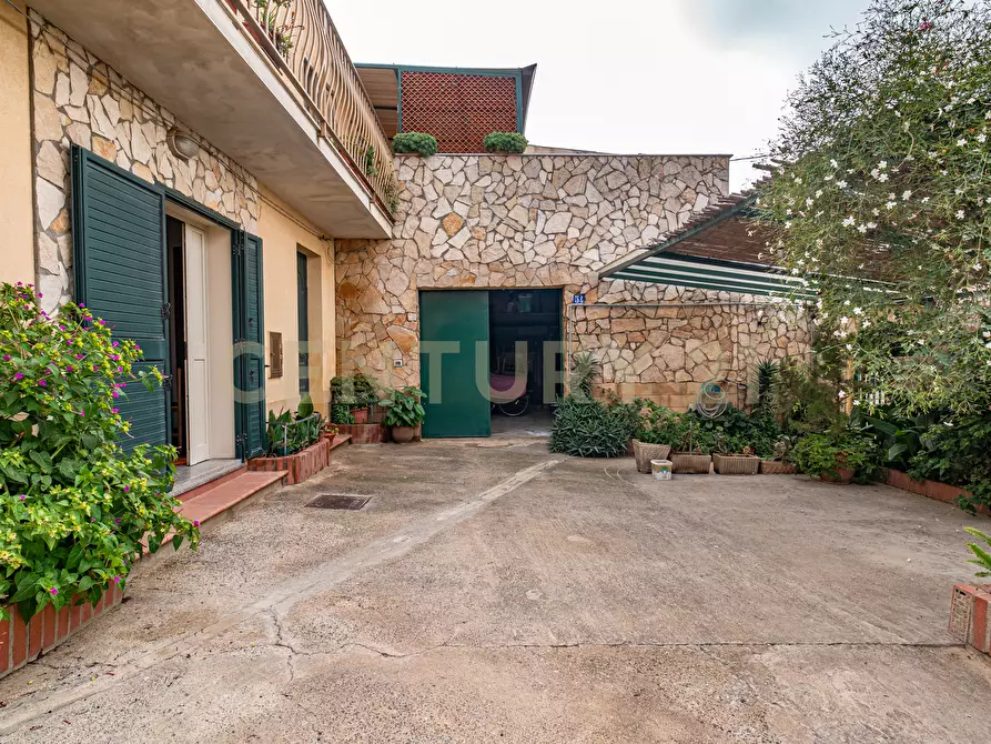 Immagine 10 di Villa in vendita  in Via Monsignor Saverio Gerbino 56 a Caltagirone