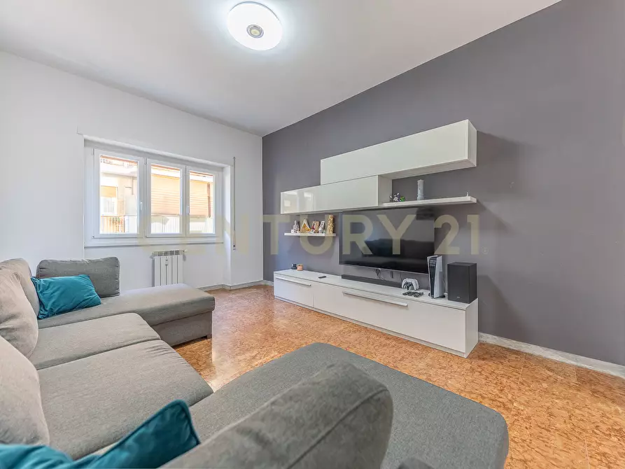 Immagine 1 di Trilocale in vendita  in Via Luigi Rava 9 a Roma