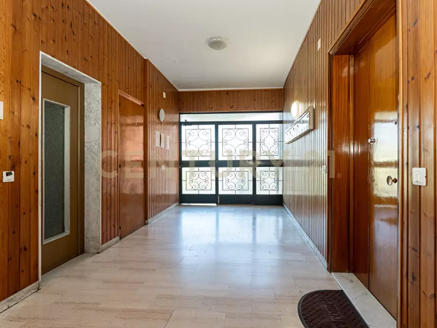 Immagine 22 di Pentalocale in vendita  in Via Lo Jacono Francesco 53 a Sant'agata Li Battiati