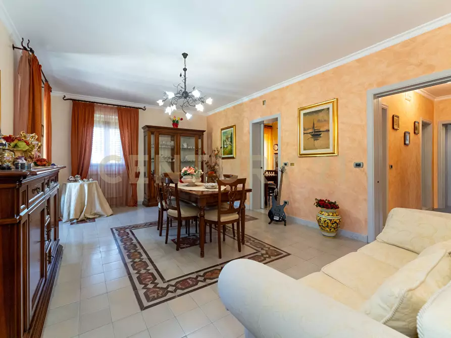 Immagine 19 di Appartamento in vendita  in Via Stazione 12 a Aci Castello