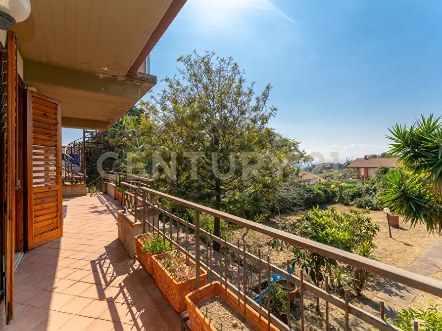 Immagine 38 di Villa in vendita  in Via dei Ciclopi 71 a Aci Catena