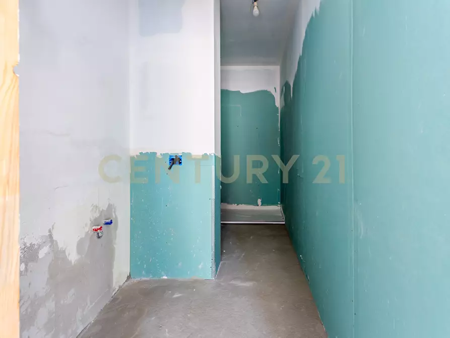 Immagine 35 di Quadrilocale in vendita  in Via dell'Olmata 30 a Roma