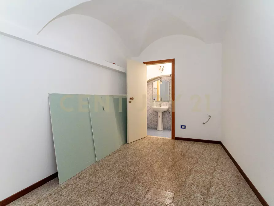 Immagine 11 di Attività artigianale in vendita  in Via Pietro Calanna 7 a Bronte