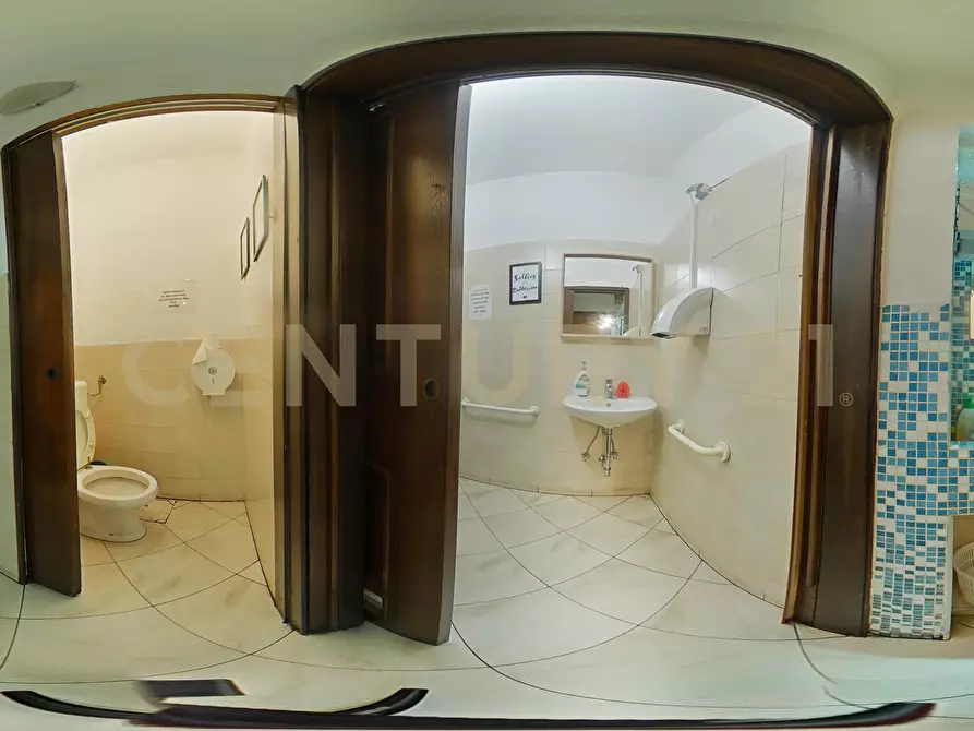 Immagine 29 di Locale commerciale in vendita  in Via Monsignor Ventimiglia snc a Catania