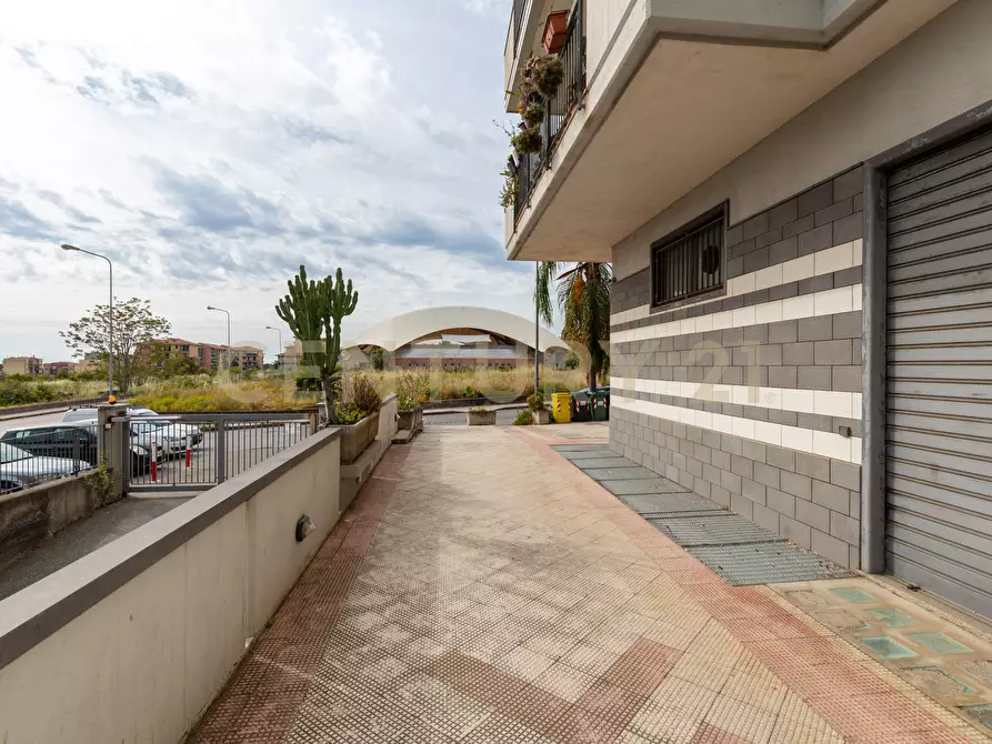 Immagine 5 di Attività artigianale in vendita  in Via Antonio Gramsci 80/84 a Giarre