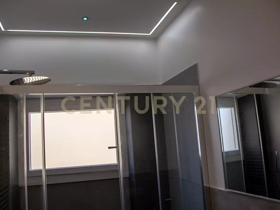 Immagine 47 di Bilocale in affitto  in Via Montecristo 10 a Roma