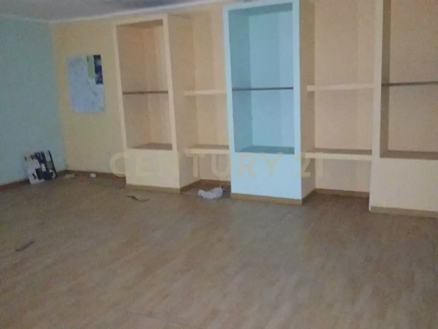 Immagine 14 di Magazzino in vendita  in Corso Indipendenza 260 a Catania