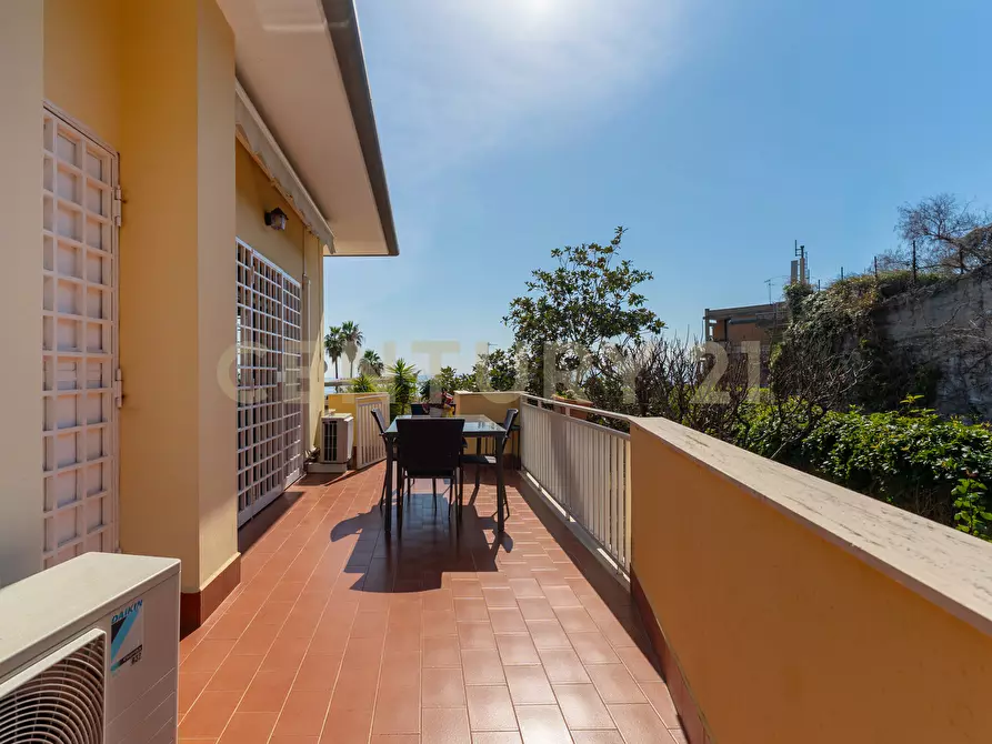 Immagine 25 di Villa in vendita  in Via Antonello da Messina 57 a Aci Castello