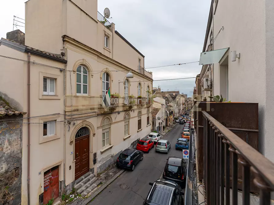 Immagine 117 di Casa bifamiliare in vendita  in Via della Palma a Catania