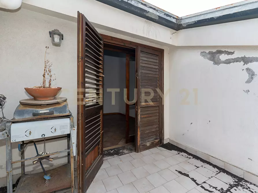 Immagine 11 di Quadrilocale in vendita  in Via Macello 86 a San Giovanni La Punta