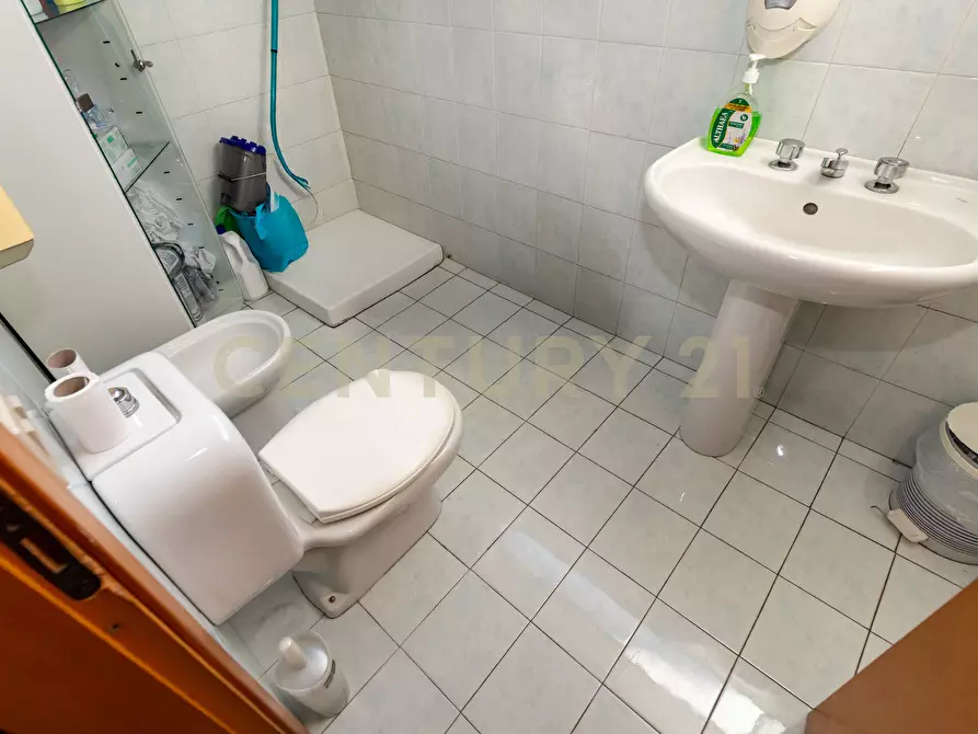 Immagine 27 di Pentalocale in vendita  in Via Pietra dell'Ova 396396 a Tremestieri Etneo