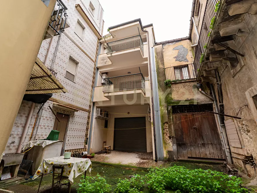 Immagine 35 di Pentalocale in vendita  in Via Archimede sn a Carlentini