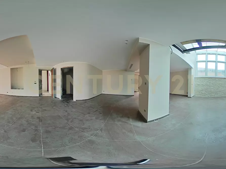 Immagine 81 di Pentalocale in vendita  in Via Lorenzo Maddem 67 a Acireale