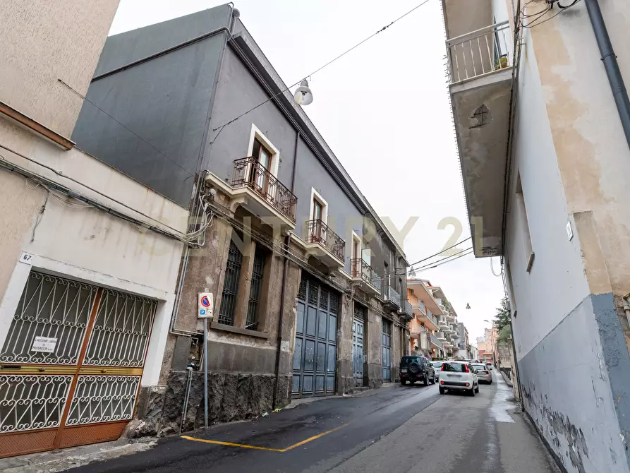 Immagine 2 di Pentalocale in vendita  in Via Lorenzo Maddem 67 a Acireale
