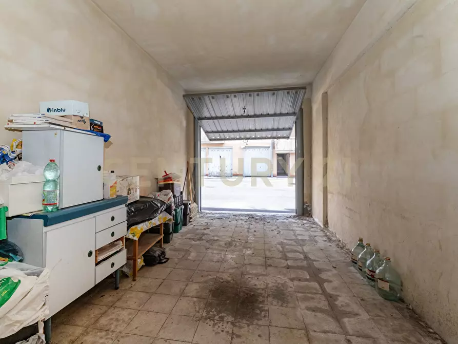 Immagine 44 di Pentalocale in vendita  in Via Nino Martoglio 13 a Valverde