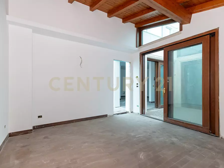 Immagine 61 di Pentalocale in vendita  in Via Lorenzo Maddem 67 a Acireale