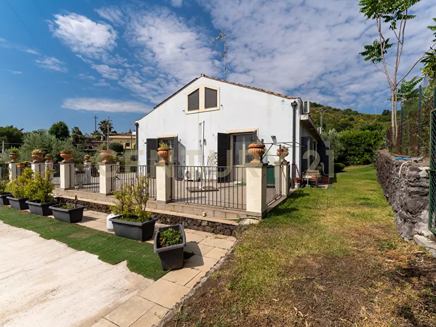 Immagine 6 di Villa in vendita  in Via Dietro Serra 2 a Viagrande