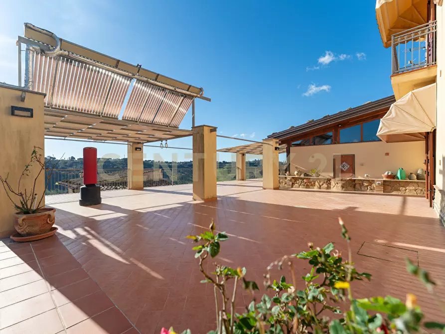 Immagine 27 di Villa in vendita  in Via Gela 95 a Caltagirone