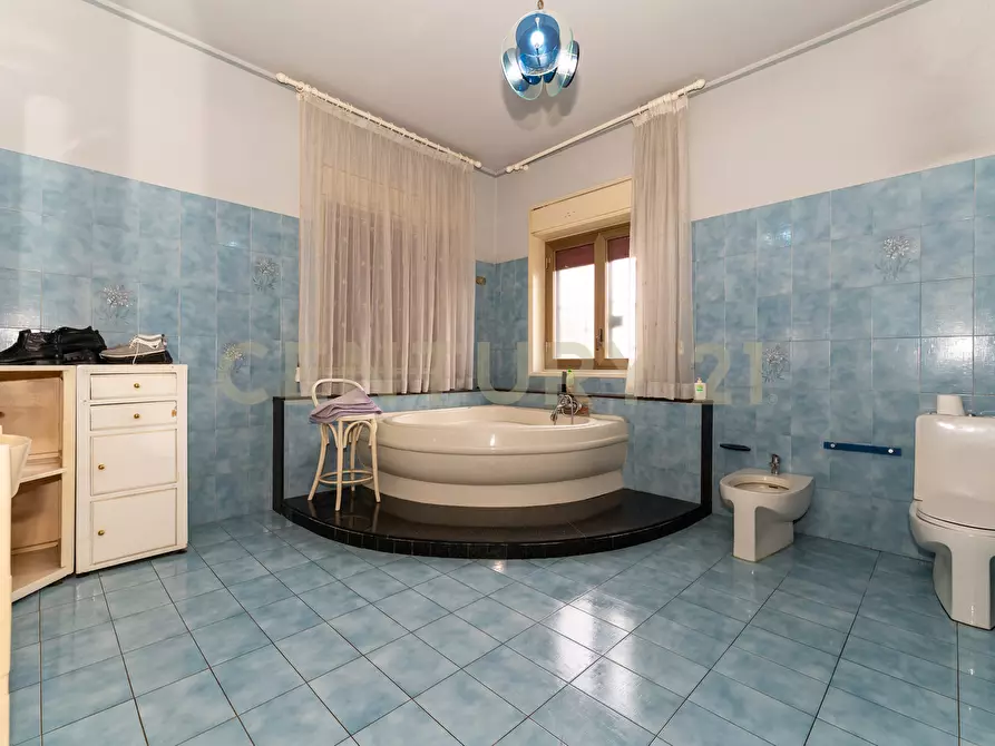 Immagine 28 di Villa in vendita  in Via delle Camelie 20 a Misterbianco