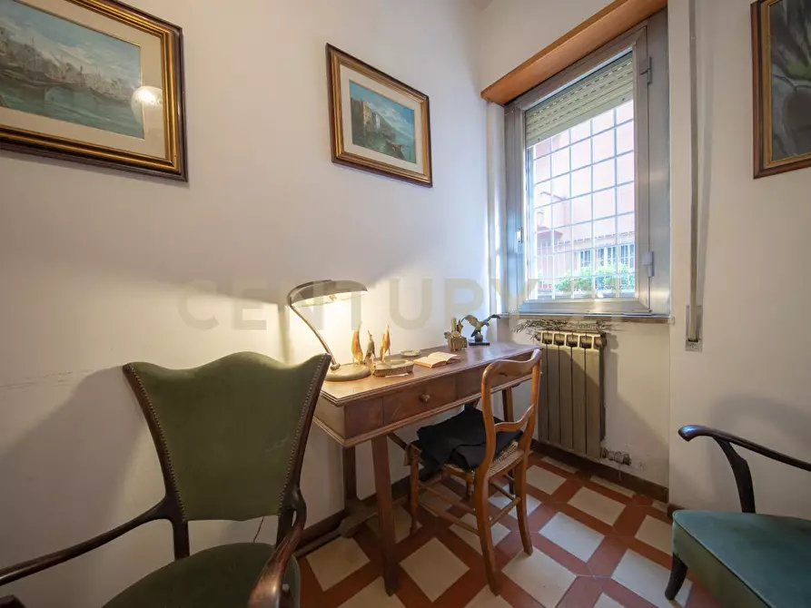 Immagine 6 di Bilocale in vendita  in Via Aurelia 301 a Roma