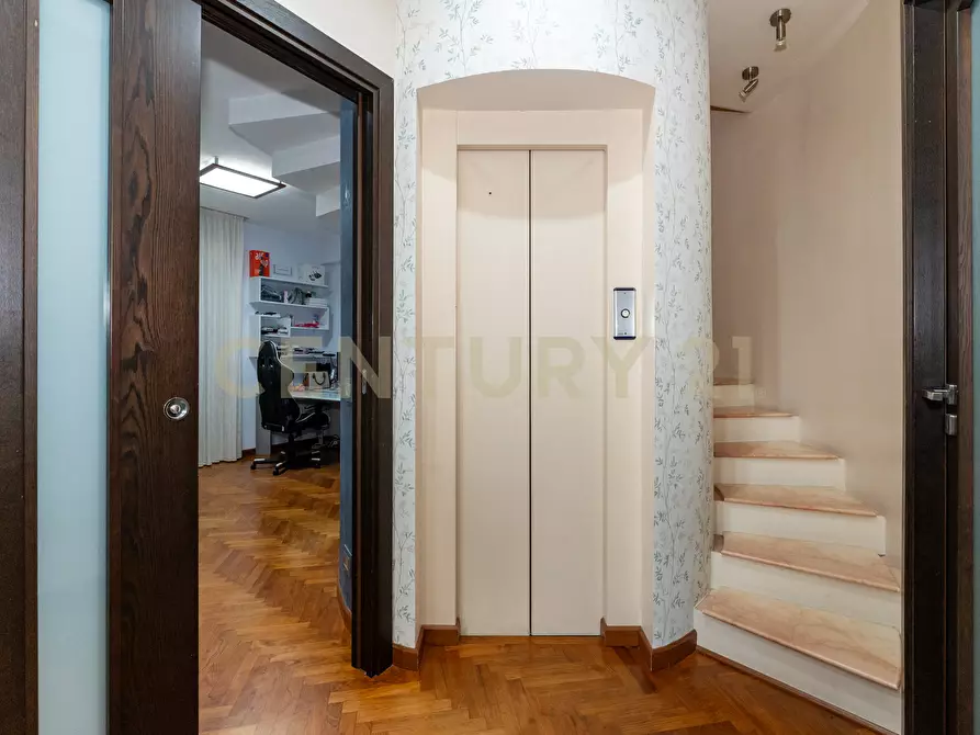 Immagine 51 di Villa in vendita  in Via G. Pezzana 11 a Aci Castello