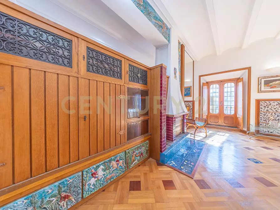 Immagine 20 di Pentalocale in vendita  in Via della Croce 71 a Roma