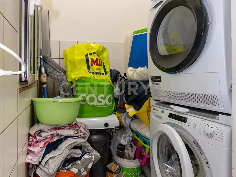 Immagine 25 di Pentalocale in vendita  in Via Cesare Battisti 34 a Belpasso