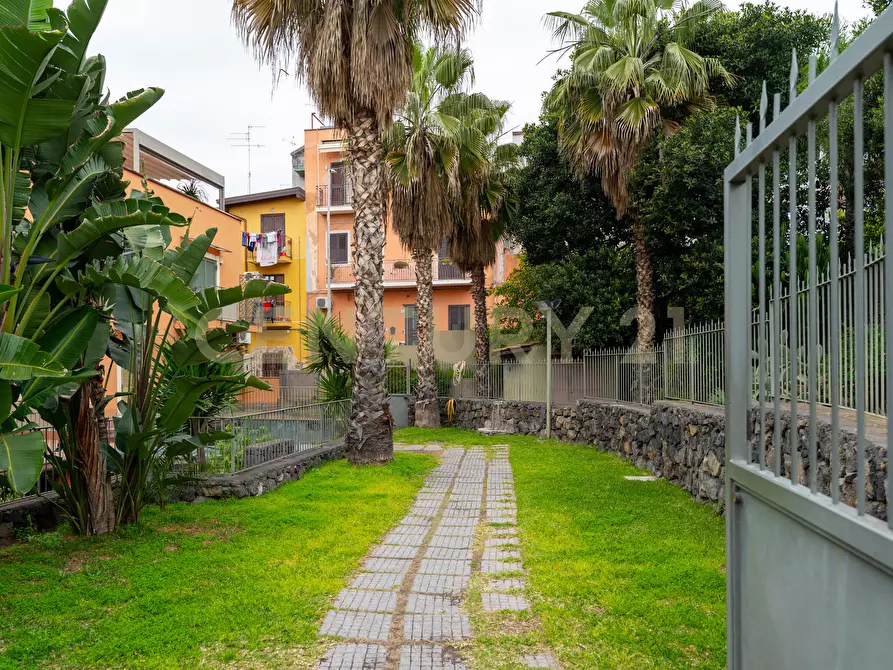 Immagine 14 di Villetta a schiera in vendita  in Via Maria Gianni 81 a Catania