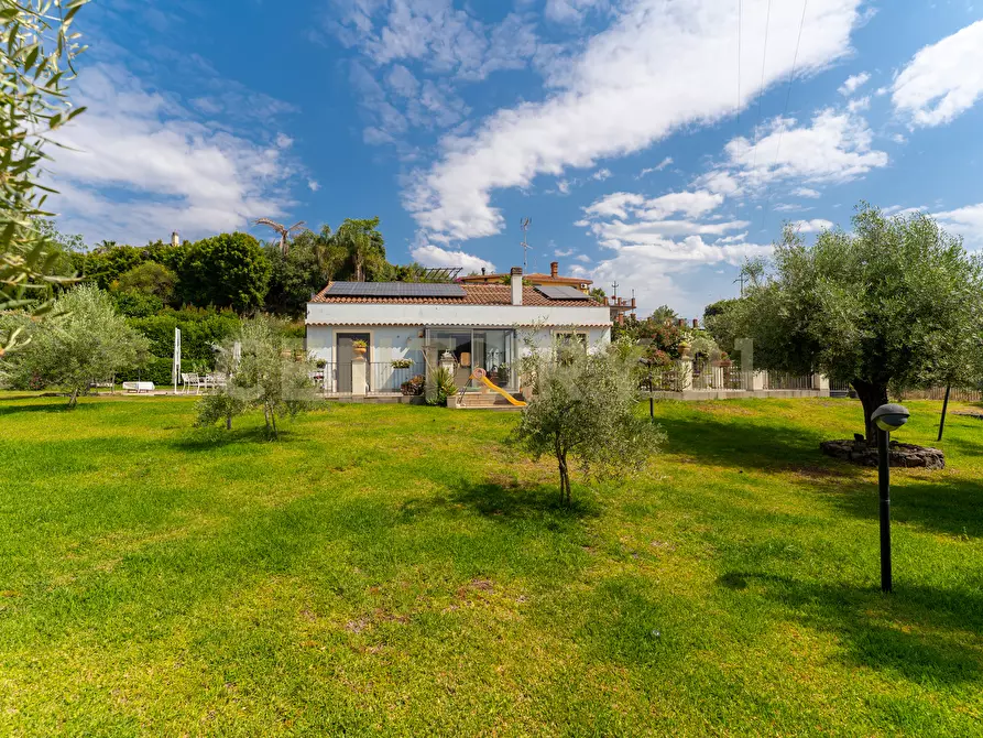 Immagine 24 di Villa in vendita  in Via Dietro Serra 2 a Viagrande