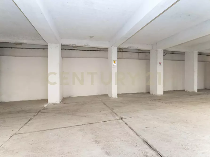 Immagine 36 di Garage in vendita  in Viale Artale Alagona 27 a Catania