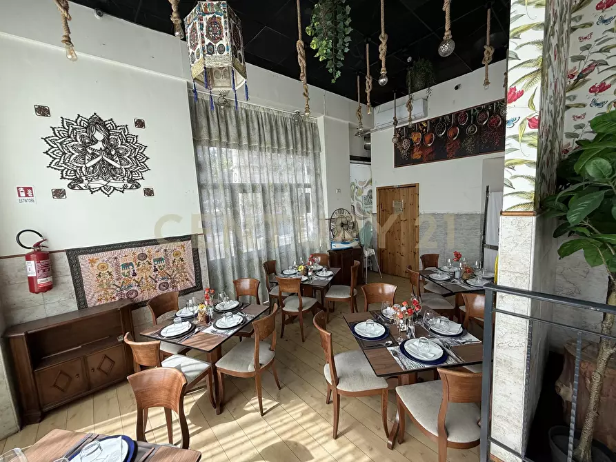 Immagine 8 di Bar / Ristorante in vendita  in Piazza Papa Giovanni XXIII 1 a Catania