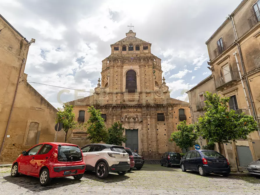 Immagine 41 di Appartamento in vendita  in VIA LUIGI STURZO 129 a Caltagirone