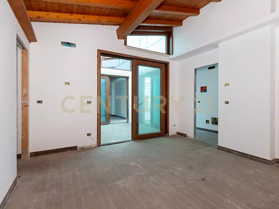 Immagine 56 di Pentalocale in vendita  in Via Lorenzo Maddem 67 a Acireale