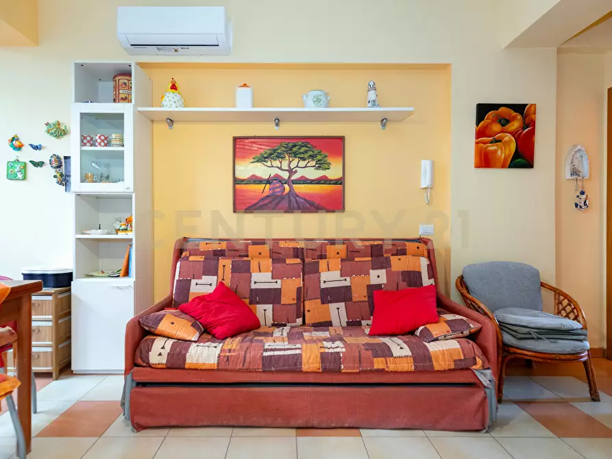 Immagine 25 di Bilocale in vendita  in Via Lungomare 2 a Sant'alessio Siculo