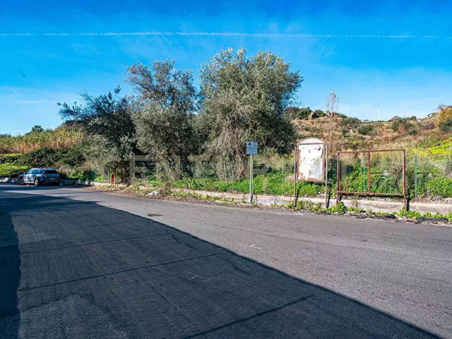 Immagine 2 di Terreno agricolo in vendita  in Via Vampolieri a Aci Castello