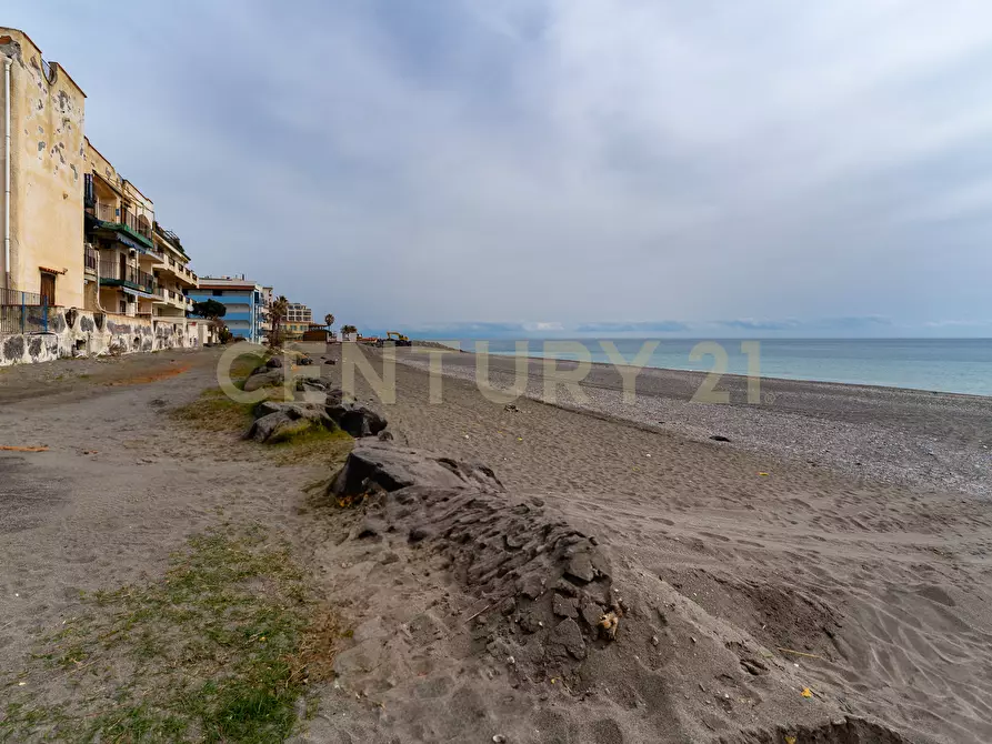 Immagine 36 di Trilocale in vendita  in Via del Sileno 2 a Giardini-Naxos