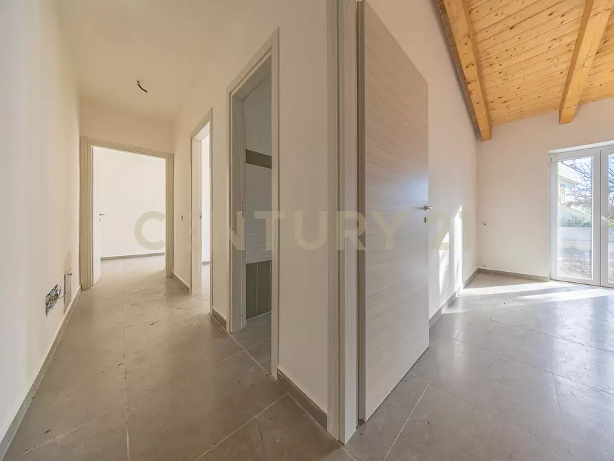 Immagine 16 di Casa trifamiliare in vendita  in Via Basento 4 a Aprilia