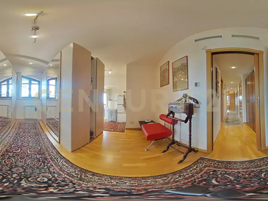 Immagine 93 di Villa in vendita  in Via Brinzio 20 a Aci Catena