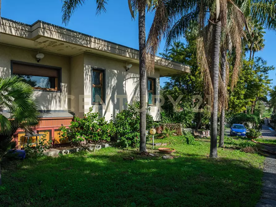 Immagine 11 di Villa in vendita  a Catania