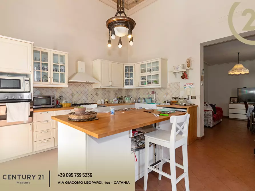 Immagine 100 di Pentalocale in vendita  in Via Etnea 196 a Catania