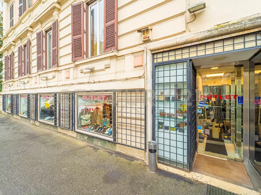 locale commerciale in vendita a Roma in zona Parioli