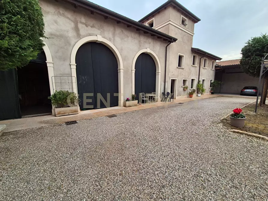 Immagine 2 di Palazzo in vendita  in Via Sasse snc a Verona