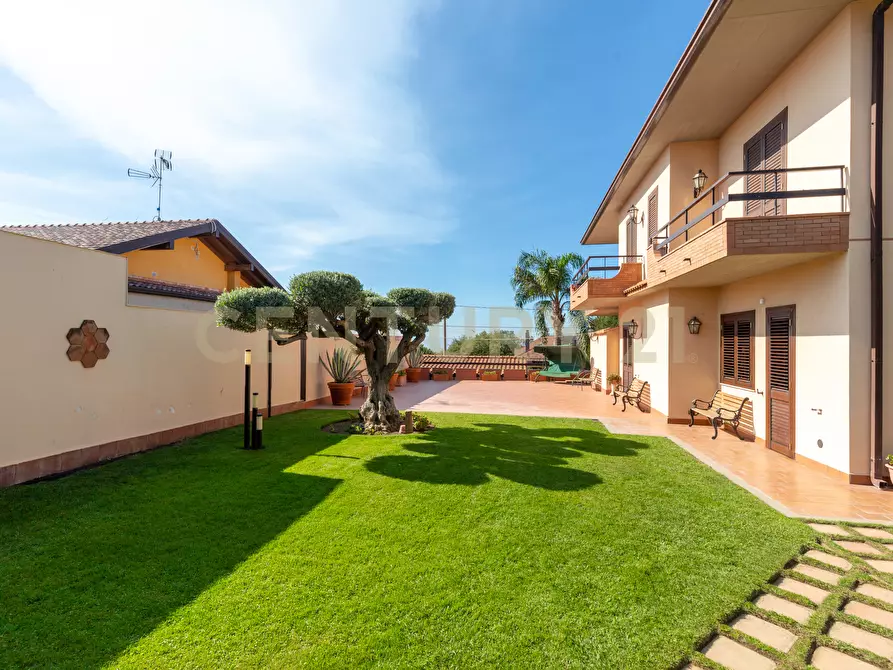Immagine 56 di Villa in vendita  in Via Salemi 19 a Mascalucia